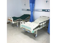 What are the daily cleaning steps in Jiangmen operating room